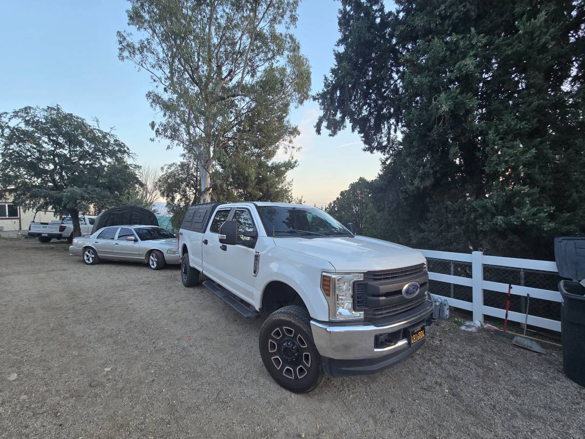 2019 Ford F-250 XLT — Clean Title — 4WD — $25,000
