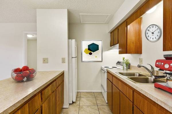 1 Bed, Pantry, Ample Parking 1
