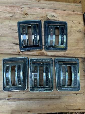 1969 1970 Mustang automatic transmission shifter bezel 1