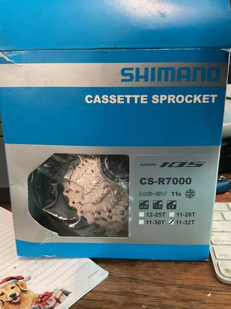 Shimano Cassette Sprocket  105 11-32. CSR 700 1
