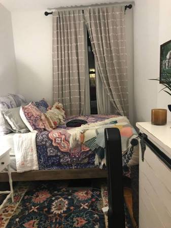 $500 / 1br - Beautiful Furnished Room + Bathroom – Calm & Comfortable 💖 (Fresno, CA)63798509511171120