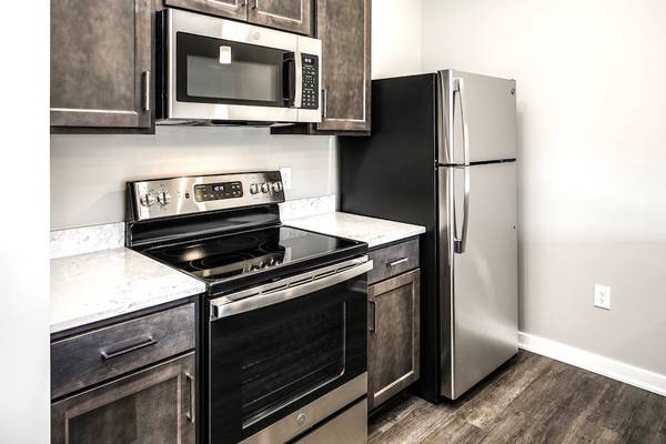 $1,190 / 605ft2 - ¡Estudio en el último piso listo!63681660043907121