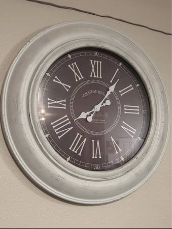 Wall clock 30” in diameter 1