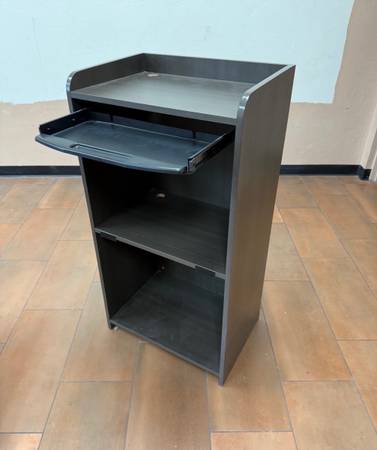 Wood Podium 1