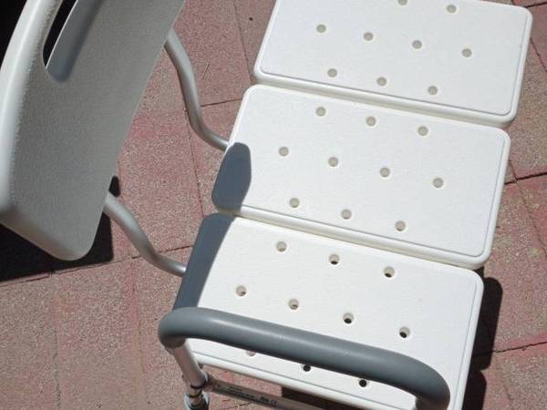 SHOWER BENCH 1