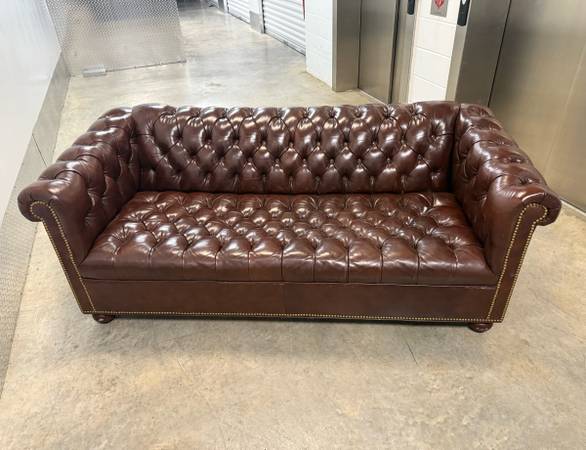 Hancock&moore tufted leather chesterfield sofa 1