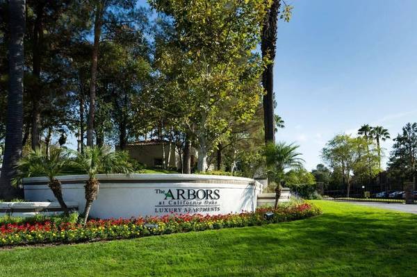 Walk-in Closets, Stainless Steel Appliances, 2/bd 2/ba 1