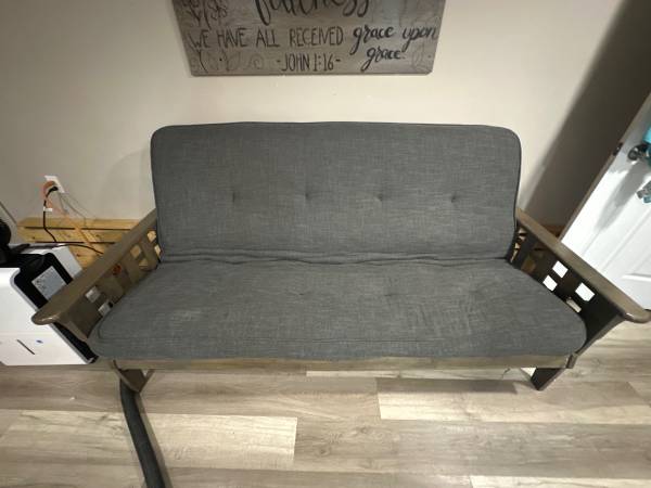 Futon 1