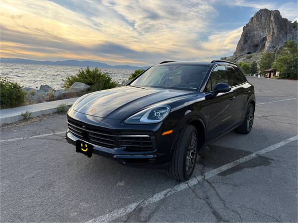 2022 Porsche Cayenne platinum edition with HUD and Night vision Assist 1
