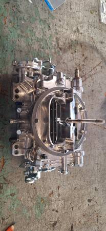 AVS style carburetor  copie of edelbrock  new but does not work proper 1