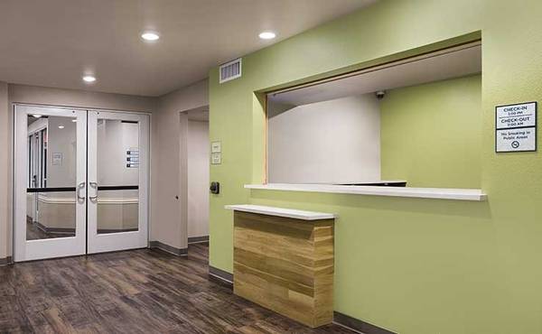 $1,120 / 1br - Act Fast! Limited Availability - No Lease, No Deposit (18028 US-59, Humble, TX)63924168376962123