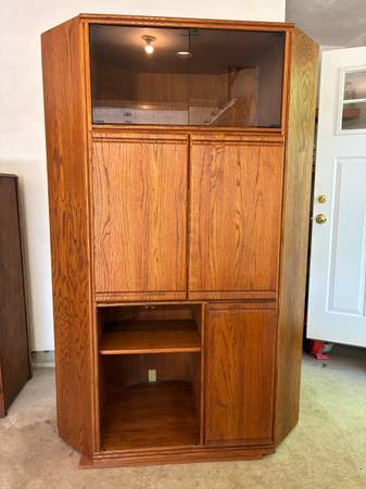 Solid Oak Corner Cabinet/Entertainment Center 1