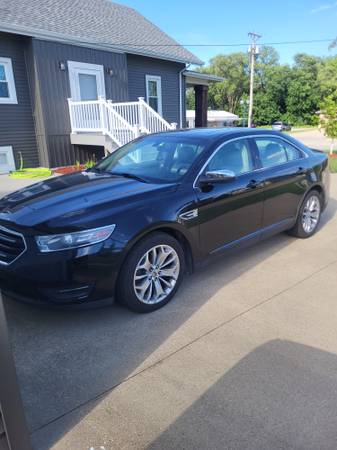 2013 Ford Taurus 1