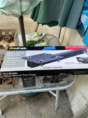 NEW PRO GRADE HITCH MOUNT VICE PLATE 1