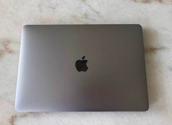 2022 13-inches MacBook pro 1