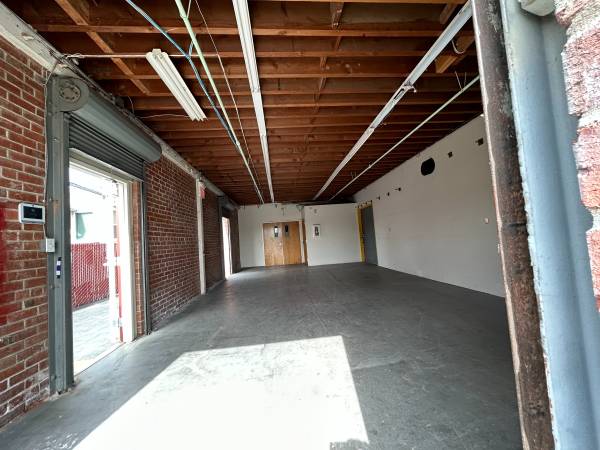 Flexible M1 Warehouse / Workshop Space Near I-880 — 800 to 1,600 SF 1