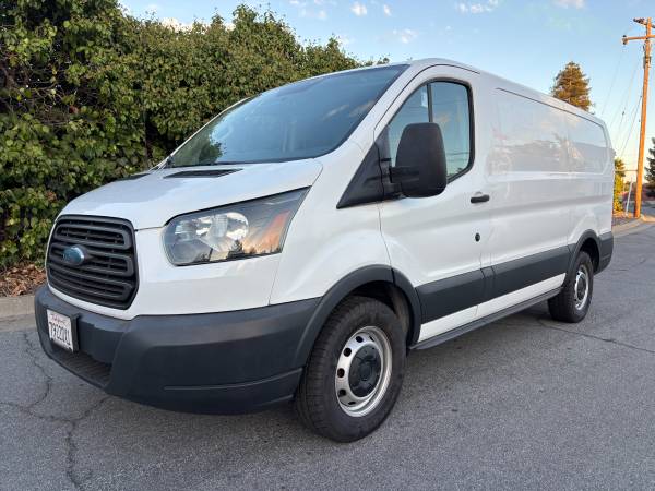 2015 Ford TRANSIT 150 V6 - Photo 2
