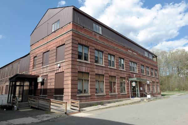 $3,700 / 2400ft2 - ☞ 2400 FT Erving School/Daycare Rental Space MA Educational Standards (Erving - Greenfield Area)64017047707907120