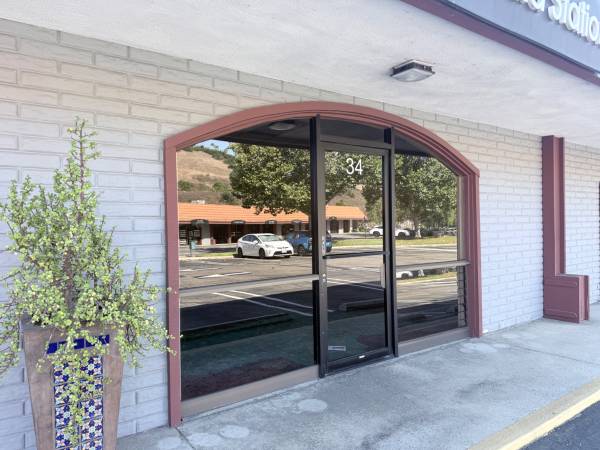 Suite #34 - Large 1728sf Retail or Open Office for Lease 1