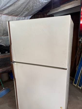 Refrigerator 1