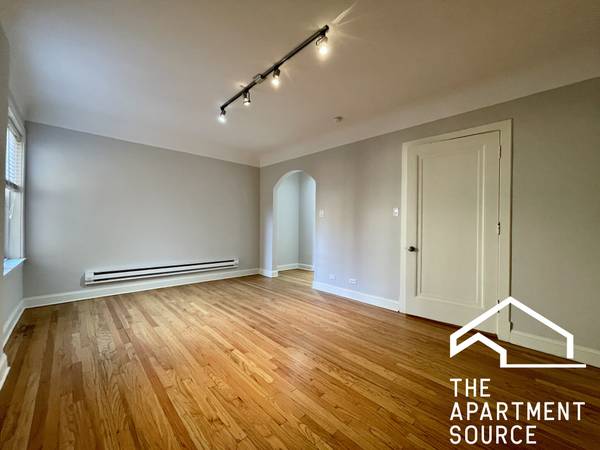 $1,570 Logan Square – Spacious Studio – Courtyard Building Near California L (Logan Square)63898860505474123
