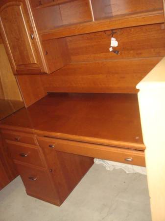 nice 2 pc desk 1