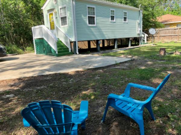 Tiny Cottage near Stennis 1