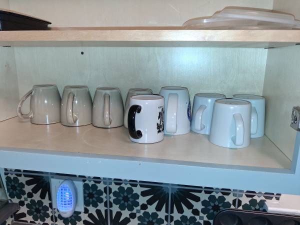 Kitchen ware bundle or puck out 1