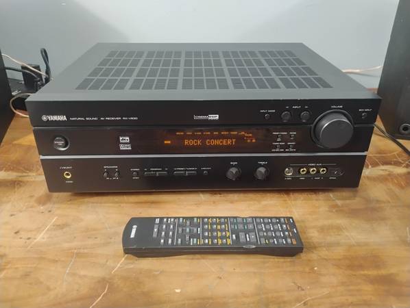 Yamaha Stereo Receiver with Remote 1