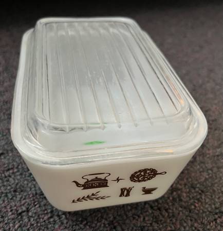 Vintage Pyrex w/glass top 1