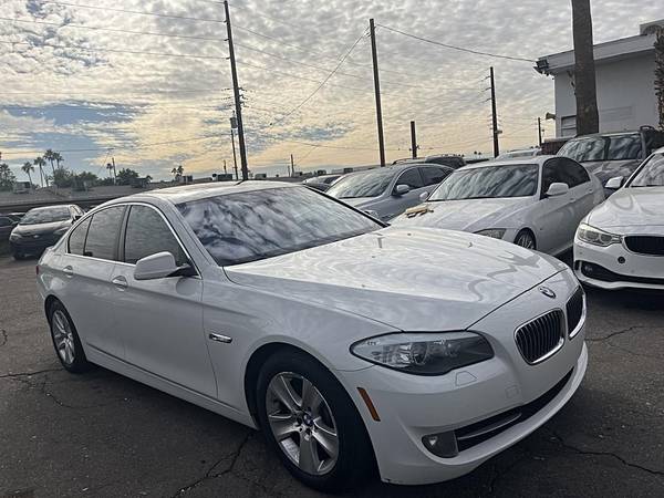 2013 BMW 5-Series 4dr Sdn 528i RWD 1