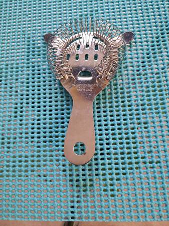Mr. Bartender stainless-steel cocktail bar ice strainer 1