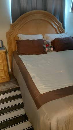 Room Available  Roxanne 1