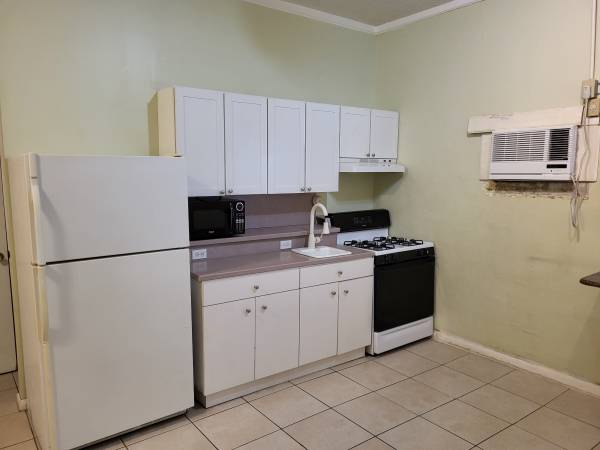 Studio $1,150 1