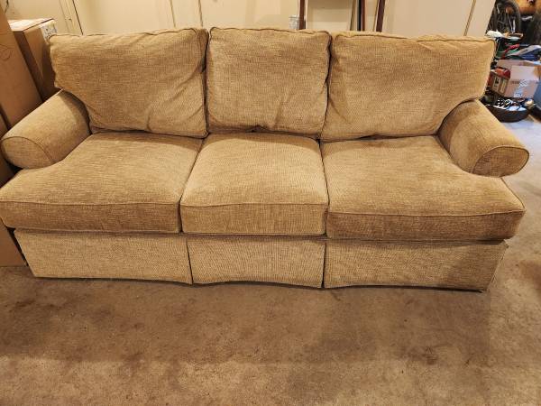 Free couch 1