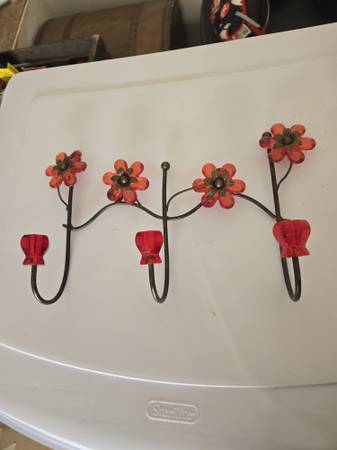 Vintage Ruby Blossom Flowers and Knobs Hanging Wall Hooks 1