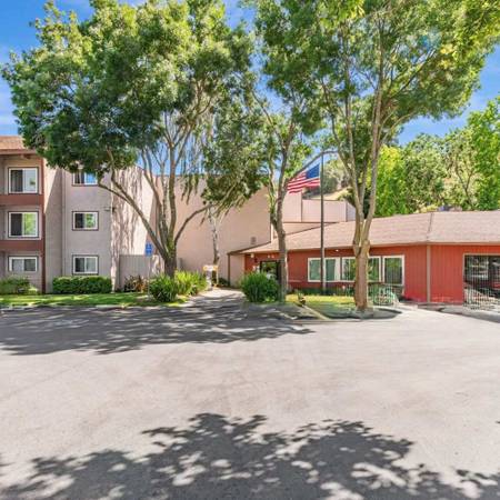 $2,040 / 1br - Apartment Homes tailored to your highest standards. (concord / pleasant hill / martinez)63813741577603123