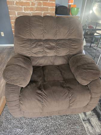 Comfortable recliner 1