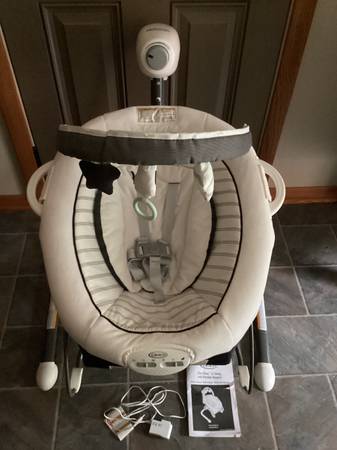 GRACO DUET SWAY LX SWING W/ PORTABLE BOUNCER, USED TWICE 1