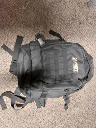 Garrett  metal detecting  backpack 1