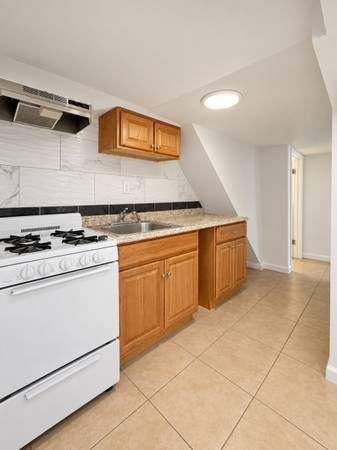$2,500 / 3br - 800ft2 - 3 bedroom ground floor bushwick (Brooklyn)