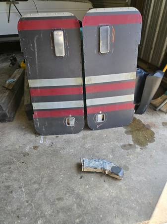 Peterbilt Sleeper Doors 1