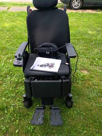 J4 and J4 HD Quantum power chair 1