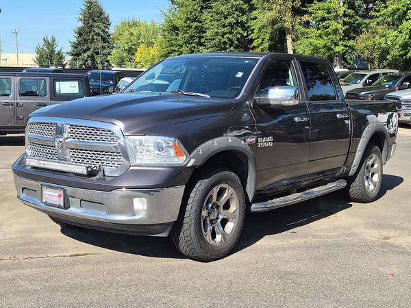 2015 RAM Laramie Crew Cab - Photo 3