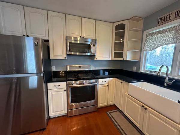 -**Lakefront Luxury~Modern Home Steps from Owasco Lake**
$1,240
Auburn, NY -**Lakefront Luxury~Modern Home Steps from Owasco Lake**
$1,240
Auburn, NY