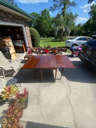 Antique leaf table and chairs 1