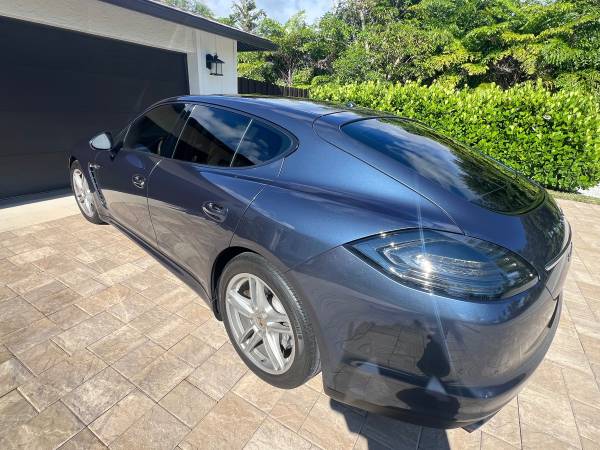 Porsche Panamera 4 1