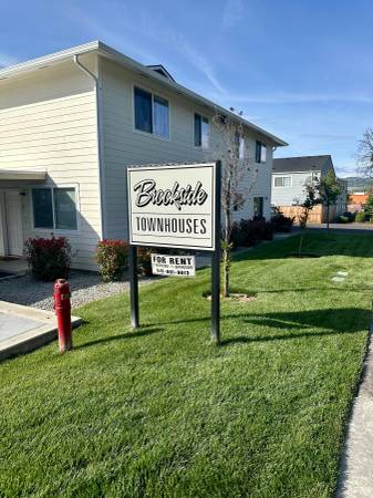 Modern Phoenix Apartment: Spacious 2-Bedroom in Prime Location 1