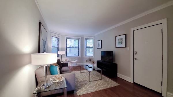 $1,950 / 1hab - 756ft2 - Un dormitorio amueblado, un baño para subarrendo (chicago)64041642963458123