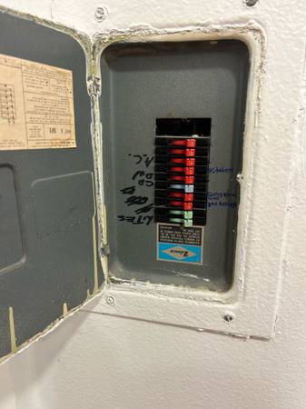 LANCASTER Electrician Main  panel installation (562)965-0712. All Antelope Valle 1